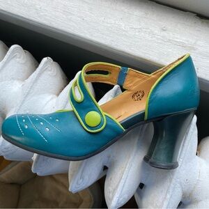 Light Teal and Lime Green Fluevogs Size 9.5